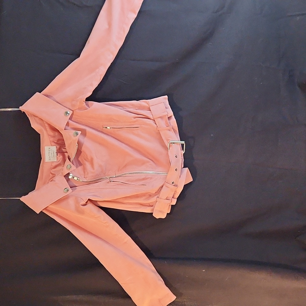 Hayden Los Angeles faux suede pink jacket, w/ zippers and built in belt. Size L